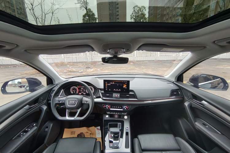 Used Audi Q5L 2022 Updated 40T Luxury Dynamic Edition Interior 9