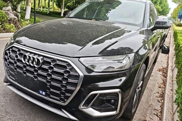 Ojetý Audi Q5L 2022 Updated 45T Luxury Dynamic Version
