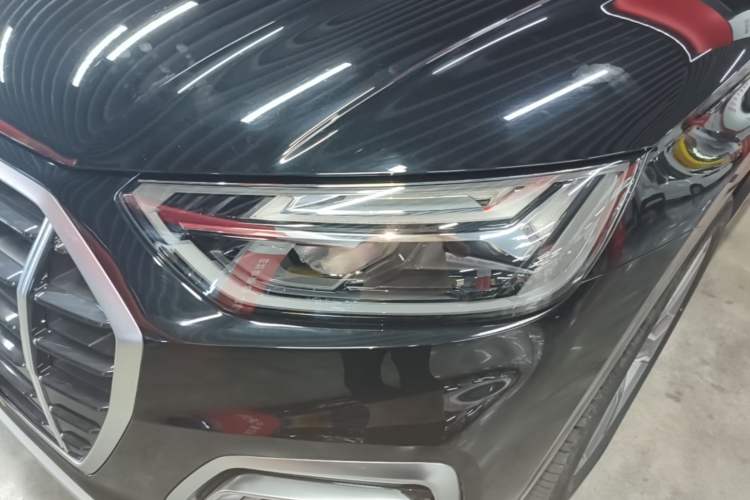 Used Audi Q5L 2022 40T Fashionable and Elegant Model Left Front Headlight