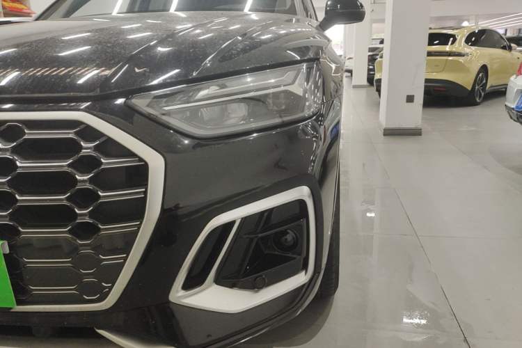 Used Audi Q5L 2022 40T Fashionable and Dynamic Model Left Front Headlight