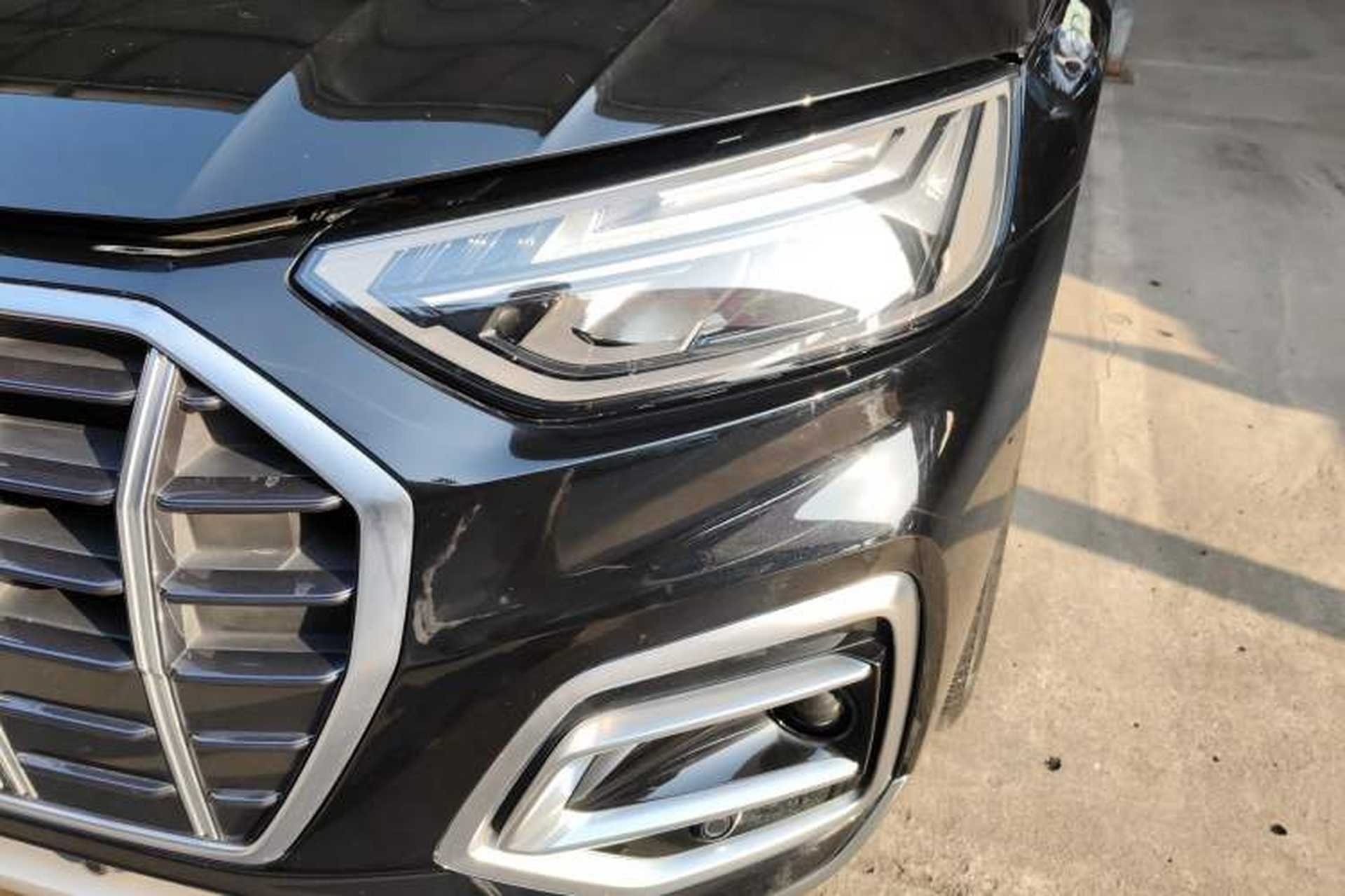 Used Audi Q5L 2022 40T Fashionable and Elegant Model Left Front Headlight