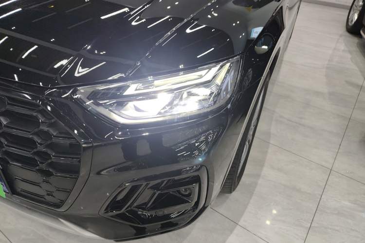 Used Audi Q5L 2022 40T Fashionable and Dynamic Model Left Front Headlight