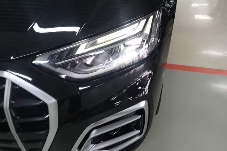 Used Audi Q5L 2022 40T Fashionable and Elegant Model Left Front Headlight