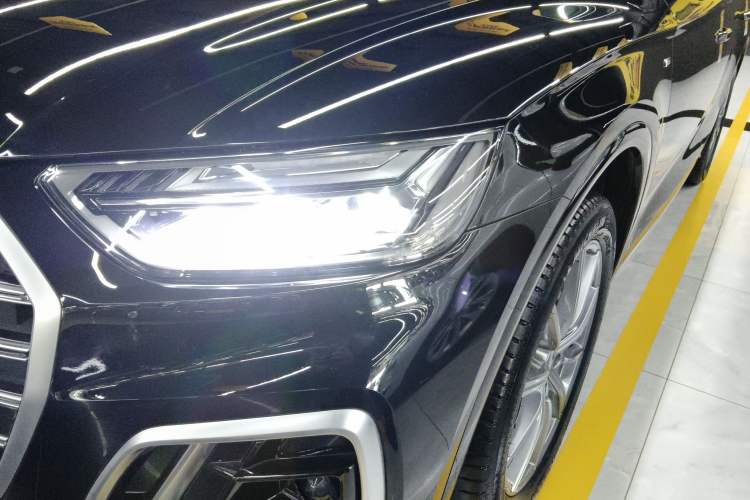 Used Audi Q5L 2022 40T Fashionable and Dynamic Model Left Front Headlight