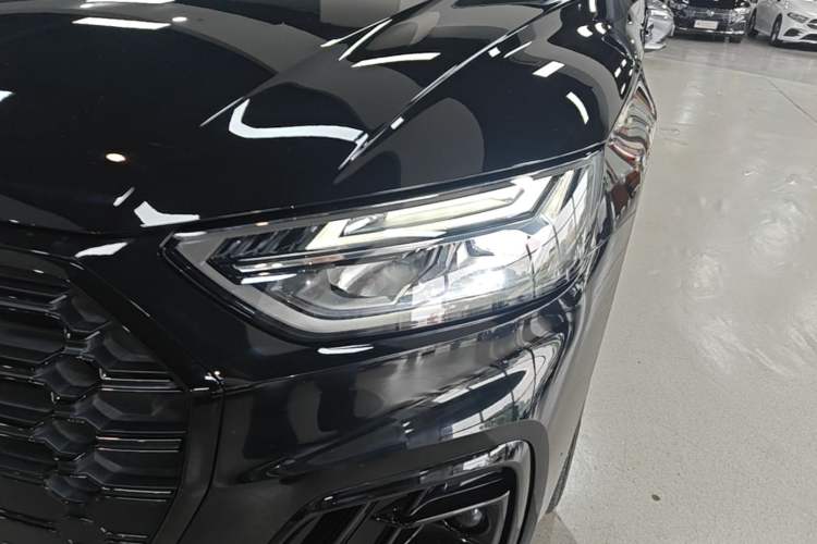 Used Audi Q5L 2022 40T Fashionable and Dynamic Model Left Front Headlight