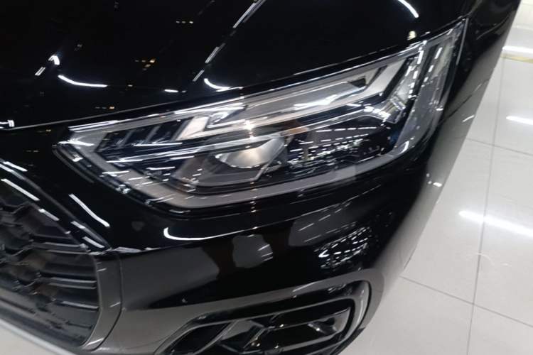 Used Audi Q5L 2022 40T Fashionable and Dynamic Model Left Front Headlight