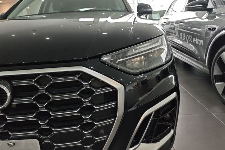Used Audi Q5L 2022 40T Fashionable and Dynamic Model Left Front Headlight