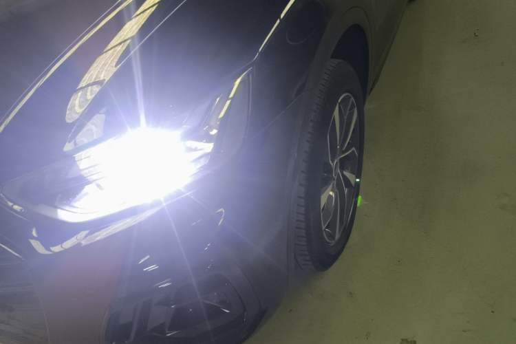 Used Audi Q5L 2022 40T Fashionable and Dynamic Model Left Front Headlight