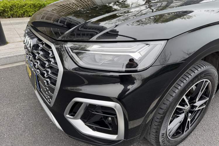 Used Audi Q5L 2022 40T Fashionable and Dynamic Model Left Front Headlight