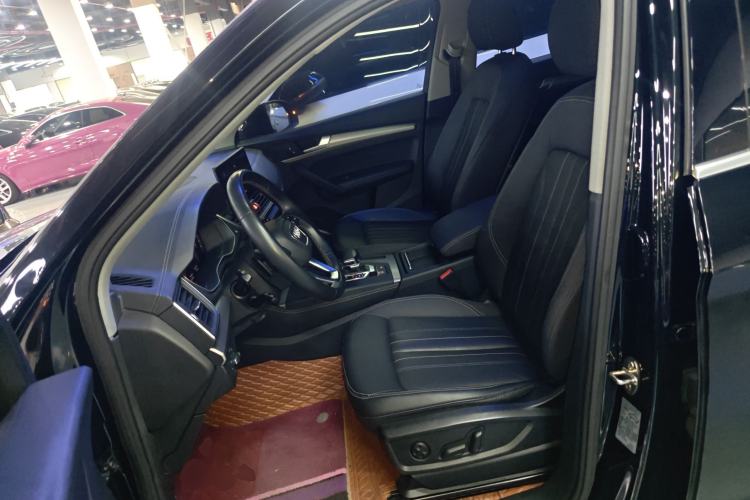 Used Audi Q5L 2022 40T Fashionable and Elegant Model Left Front Seat