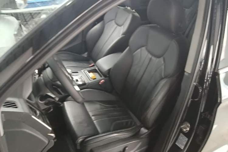 Used Audi Q5L 2022 40T Luxury Dynamic Model Left Front Seat