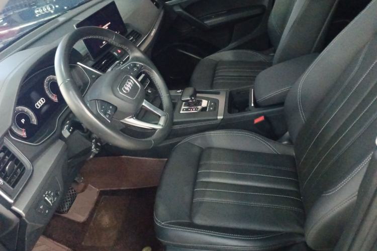 Used Audi Q5L 2022 40T Fashionable and Elegant Model Left Front Seat