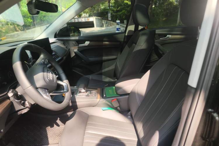 Used Audi Q5L 2022 40T Luxury Elegant Model Left Front Seat