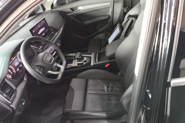 Used Audi Q5L 2022 40T Fashionable and Dynamic Model Left Front Seat