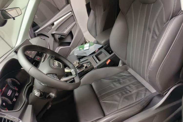 Used Audi Q5L 2022 40T RS Package Performance Model Left Front Seat