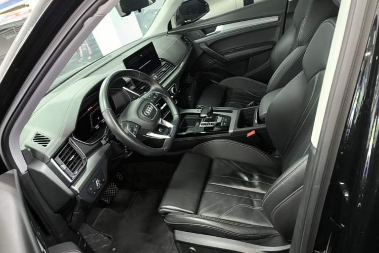 Used Audi Q5L 2022 40T Fashionable and Dynamic Model Left Front Seat