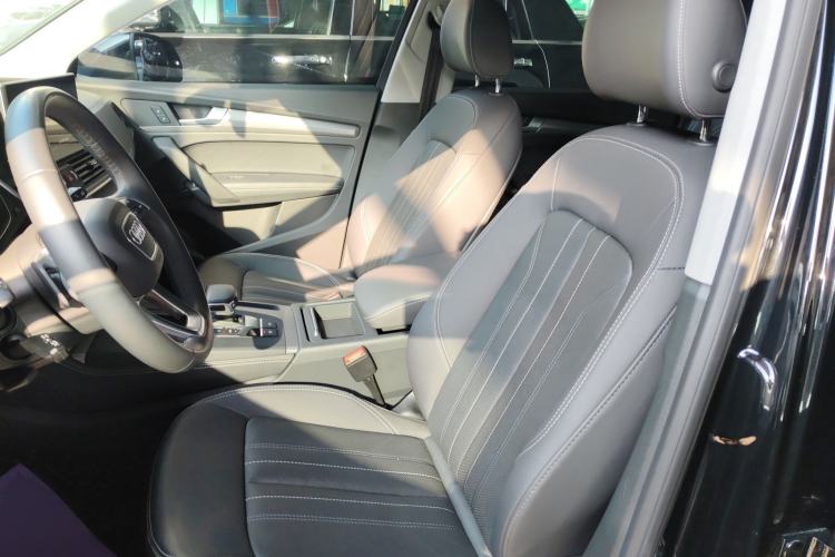 Used Audi Q5L 2022 40T Fashionable and Elegant Model Left Front Seat