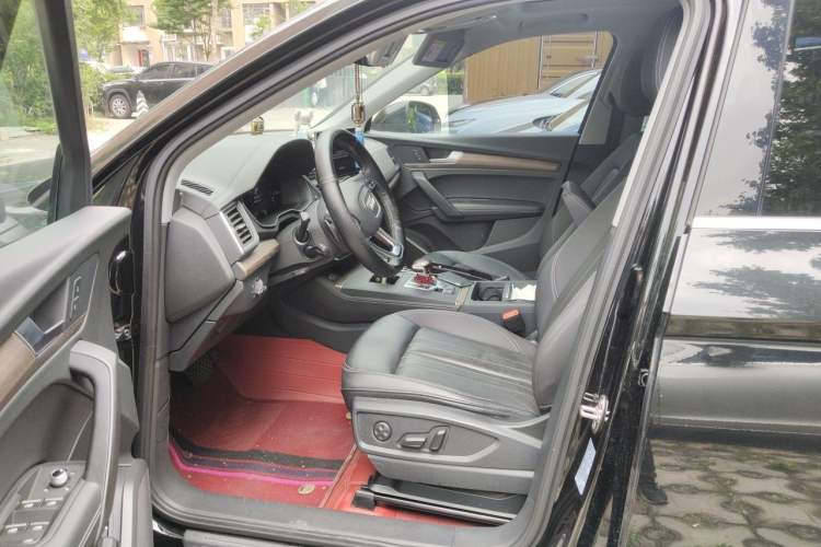 Used Audi Q5L 2022 40T Luxury Elegant Model Left Front Seat