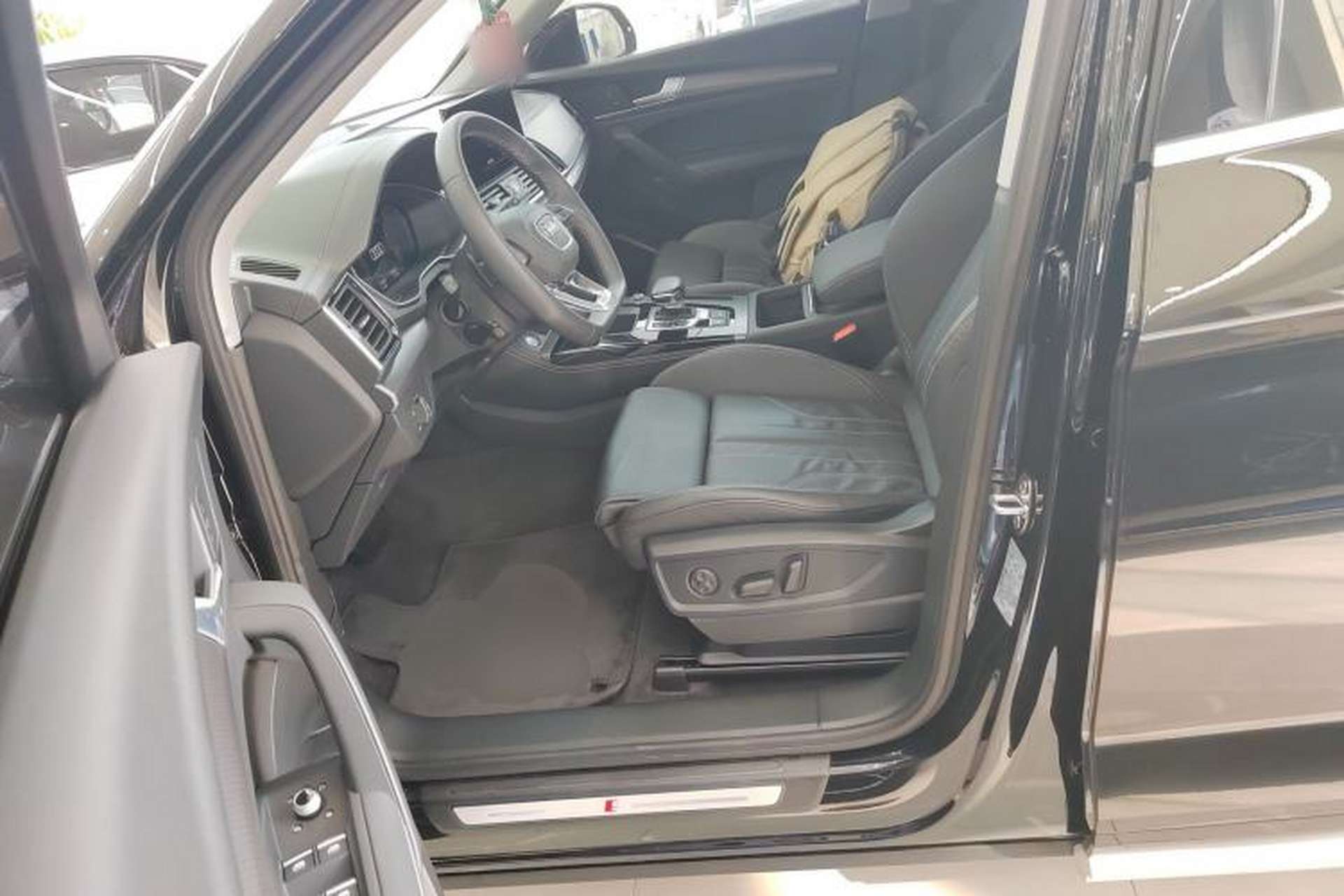 Used Audi Q5L 2022 Updated 40T Luxury Dynamic Edition Left Front Seat