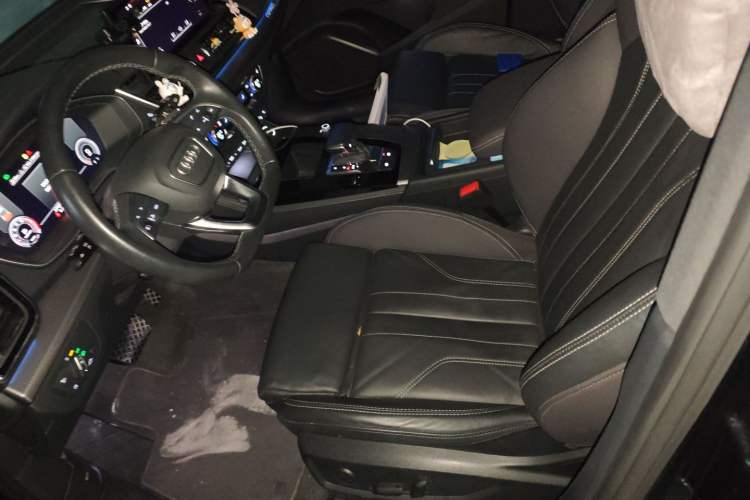 Used Audi Q5L 2022 40T Luxury Dynamic Model Left Front Seat