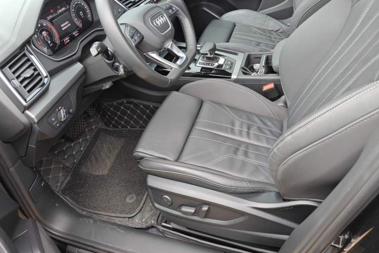 Used Audi Q5L 2022 40T Fashionable and Dynamic Model Left Front Seat