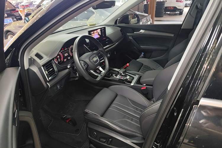 Used Audi Q5L 2022 40T Fashionable and Dynamic Model Left Front Seat
