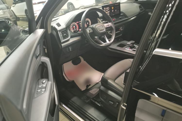 Used Audi Q5L 2022 40T Fashionable and Elegant Model Left Front Seat