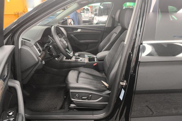 Used Audi Q5L 2022 40T Luxury Elegant Model Left Front Seat