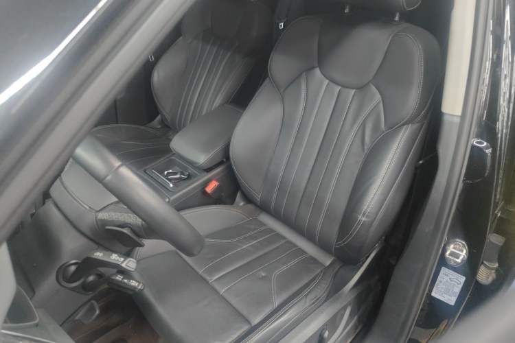 Used Audi Q5L 2022 40T Fashionable and Elegant Model Left Front Seat