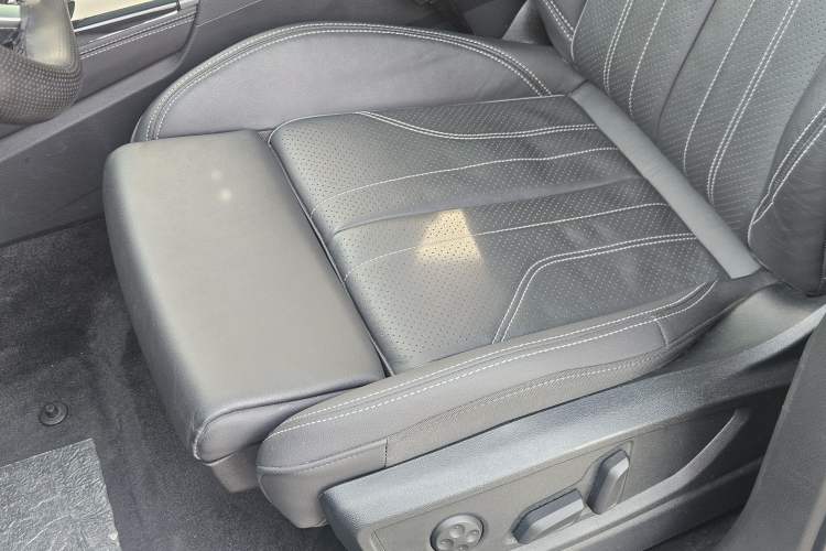 Used Audi Q5L 2022 40T Fashionable and Dynamic Model Left Front Seat