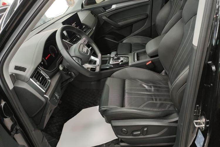 Used Audi Q5L 2022 40T Luxury Dynamic Model Left Front Seat