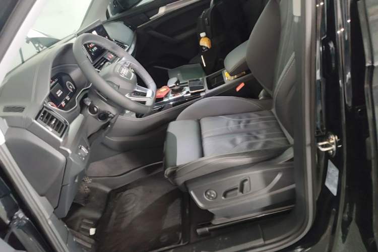 Used Audi Q5L 2022 40T Fashionable and Dynamic Model Left Front Seat