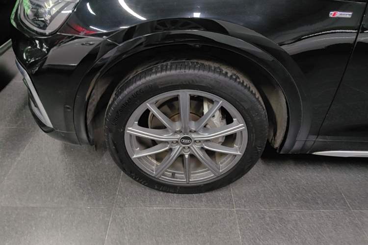 Used Audi Q5L 2022 45T Luxury Dynamic Model Left Front Wheel Hub
