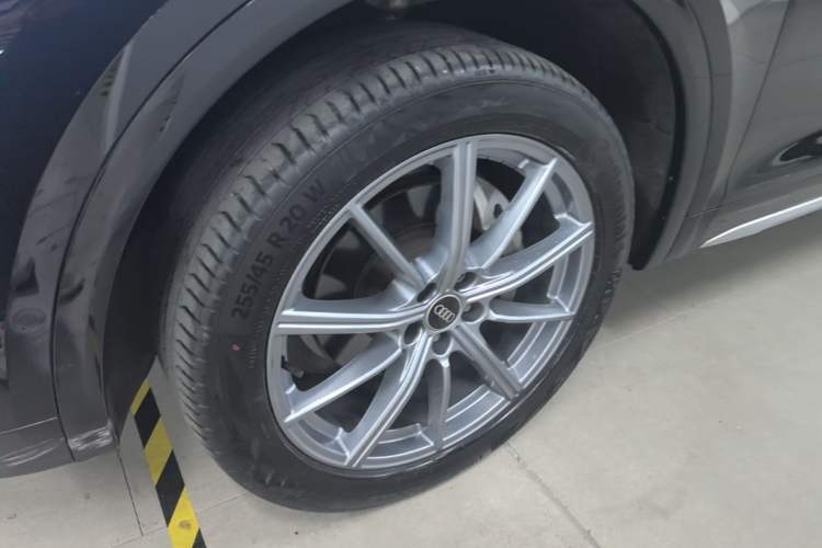 Used Audi Q5L 2022 Updated 40T Luxury Dynamic Edition Left Front Wheel Hub