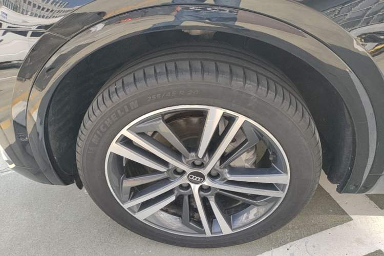 Used Audi Q5L 2022 40T Luxury Dynamic Model Left Front Wheel Hub