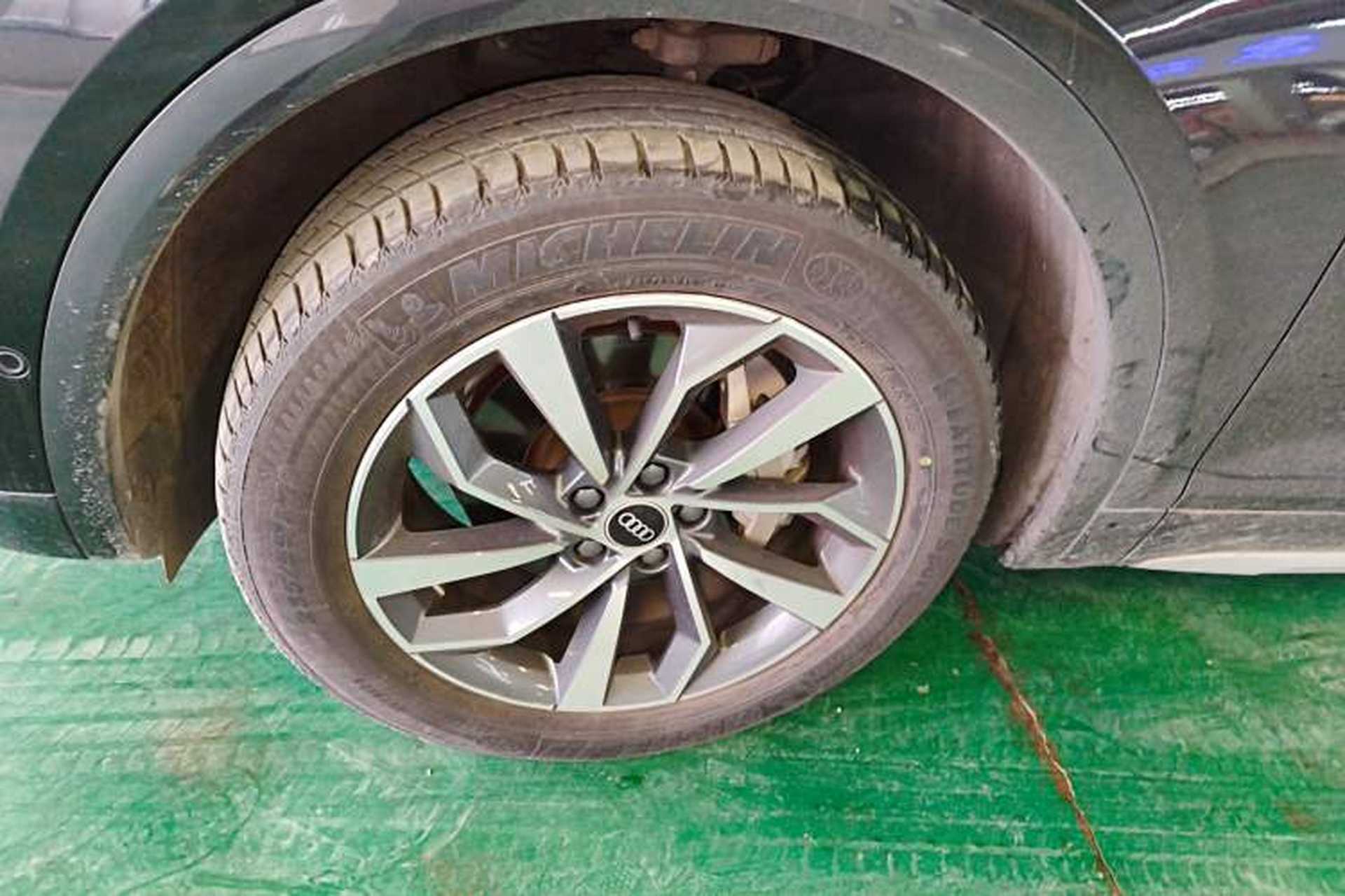 Used Audi Q5L 2022 Updated Version 40T Luxury Elegant Edition Left Front Wheel Hub