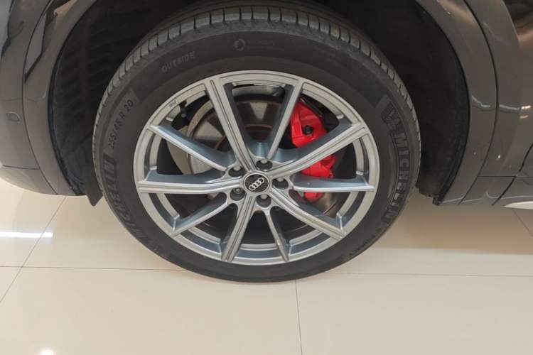 Used Audi Q5L 2022 Updated 40T Luxury Dynamic Edition Left Front Wheel Hub
