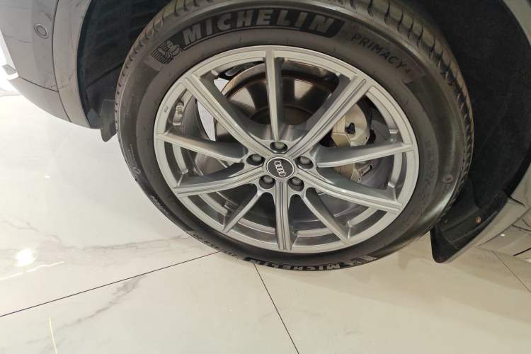 Used Audi Q5L 2022 Updated 40T Luxury Dynamic Edition Left Front Wheel Hub