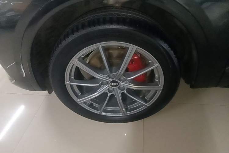Used Audi Q5L 2022 40T Luxury Dynamic Model Left Front Wheel Hub