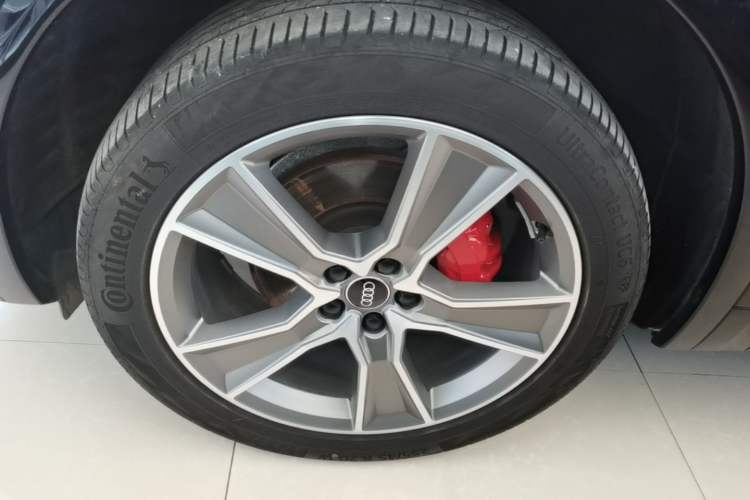 Used Audi Q5L 2022 Updated 45T Luxury Dynamic Version Left Front Wheel Hub
