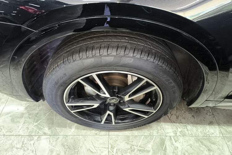 Used Audi Q5L 2022 40T Fashionable and Dynamic Model Left Front Wheel Hub