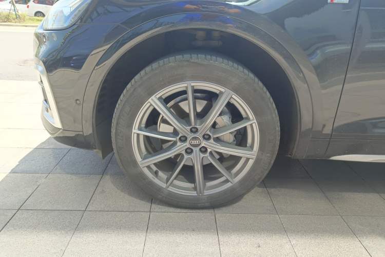 Used Audi Q5L 2022 Updated 40T Luxury Dynamic Edition Left Front Wheel Hub