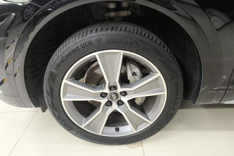 Used Audi Q5L 2022 Updated 45T Luxury Dynamic Version Left Front Wheel Hub