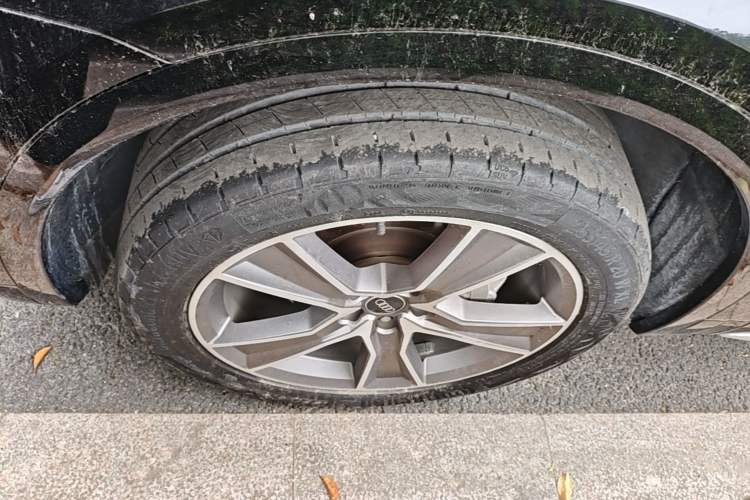 Used Audi Q5L 2022 Updated 45T Luxury Dynamic Version Left Front Wheel Hub