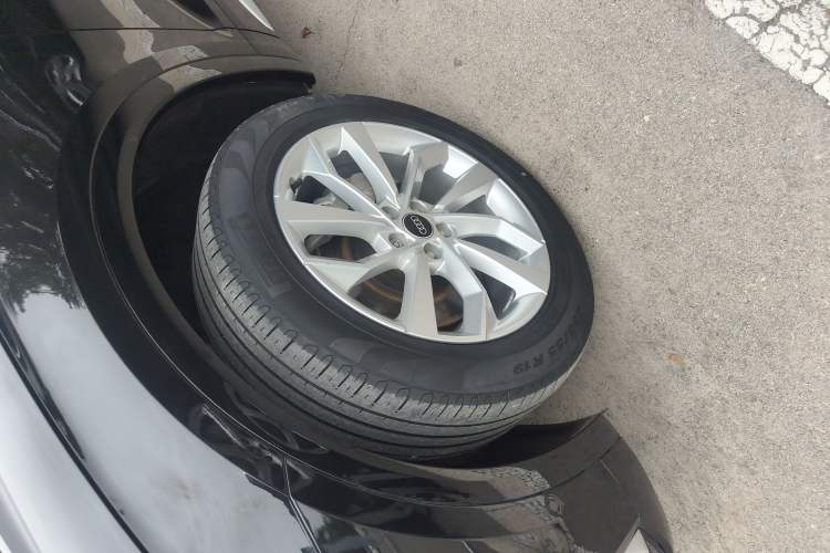 Used Audi Q5L 2022 40T Luxury Dynamic Model Left Front Wheel Hub