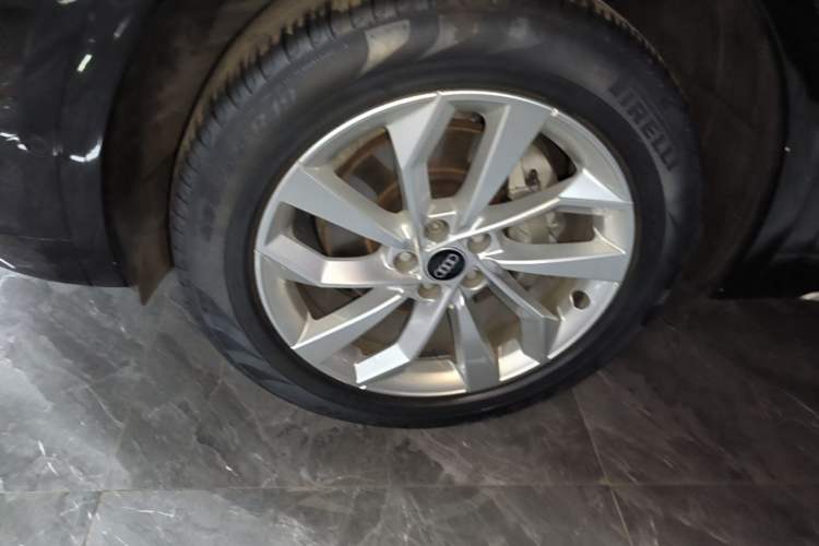 Used Audi Q5L 2022 40T Luxury Dynamic Model Left Front Wheel Hub
