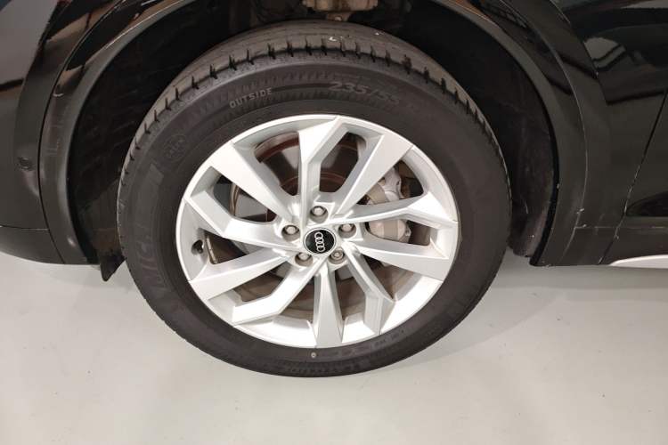 Used Audi Q5L 2022 40T Luxury Dynamic Model Left Front Wheel Hub