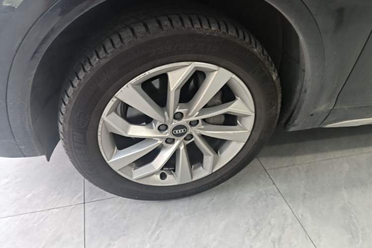 Used Audi Q5L 2022 40T Luxury Dynamic Model Left Front Wheel Hub