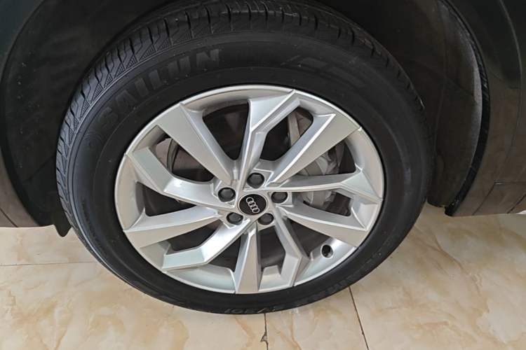 Used Audi Q5L 2022 Updated 40T Luxury Dynamic Edition Left Front Wheel Hub