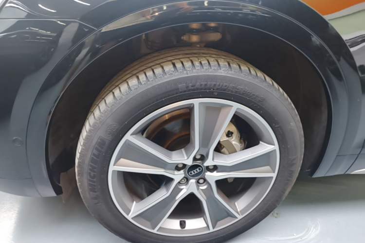 Used Audi Q5L 2022 Updated 45T Luxury Dynamic Version Left Front Wheel Hub